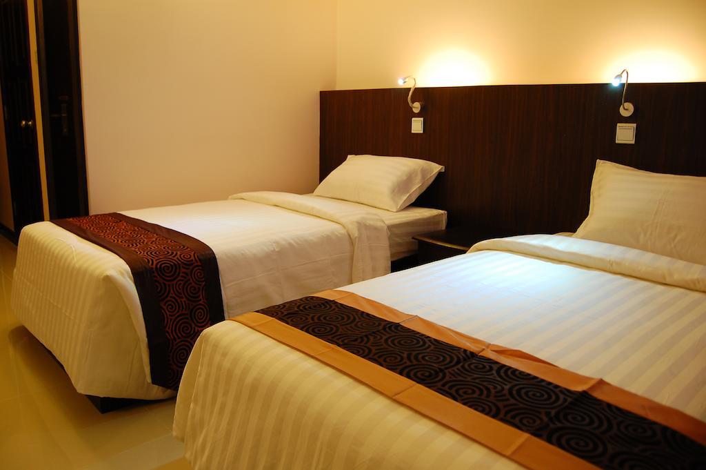 Hotel Yankin Янгон Екстер'єр фото