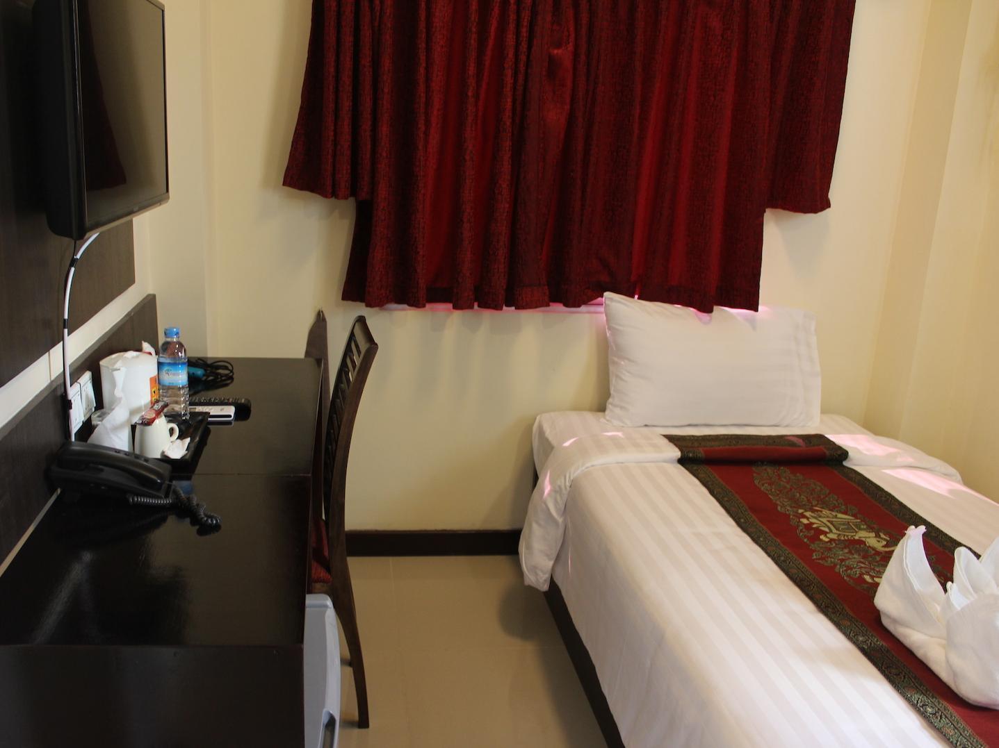 Hotel Yankin Янгон Екстер'єр фото