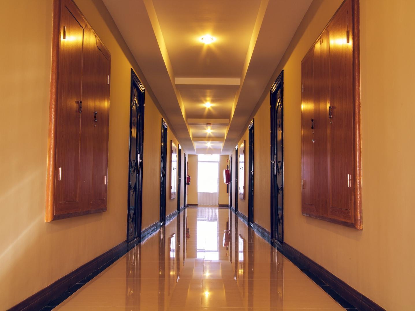 Hotel Yankin Янгон Екстер'єр фото