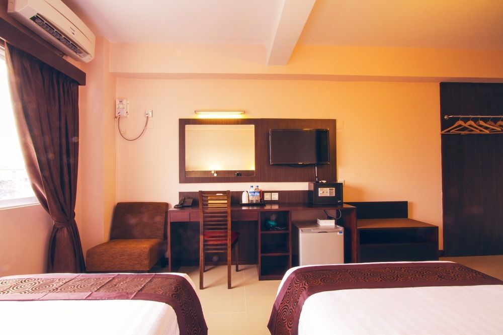 Hotel Yankin Янгон Екстер'єр фото