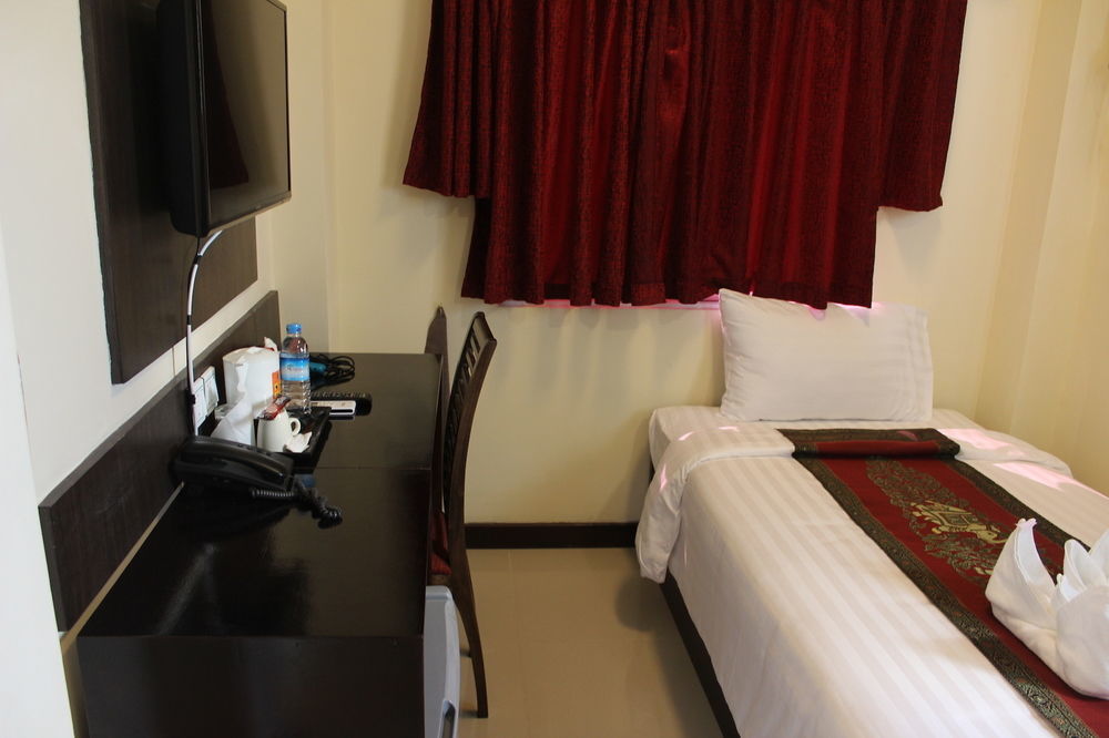Hotel Yankin Янгон Екстер'єр фото