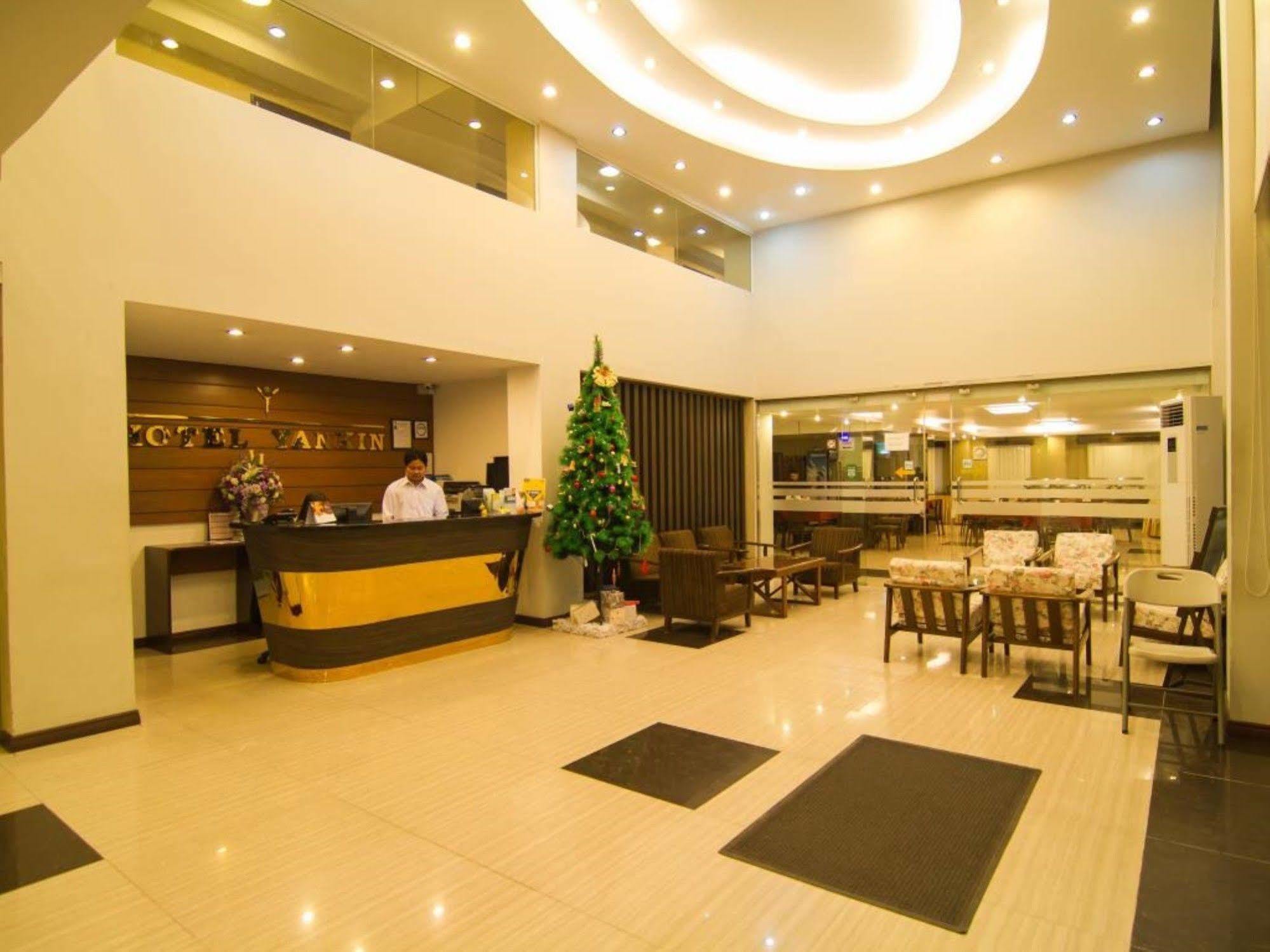 Hotel Yankin Янгон Екстер'єр фото