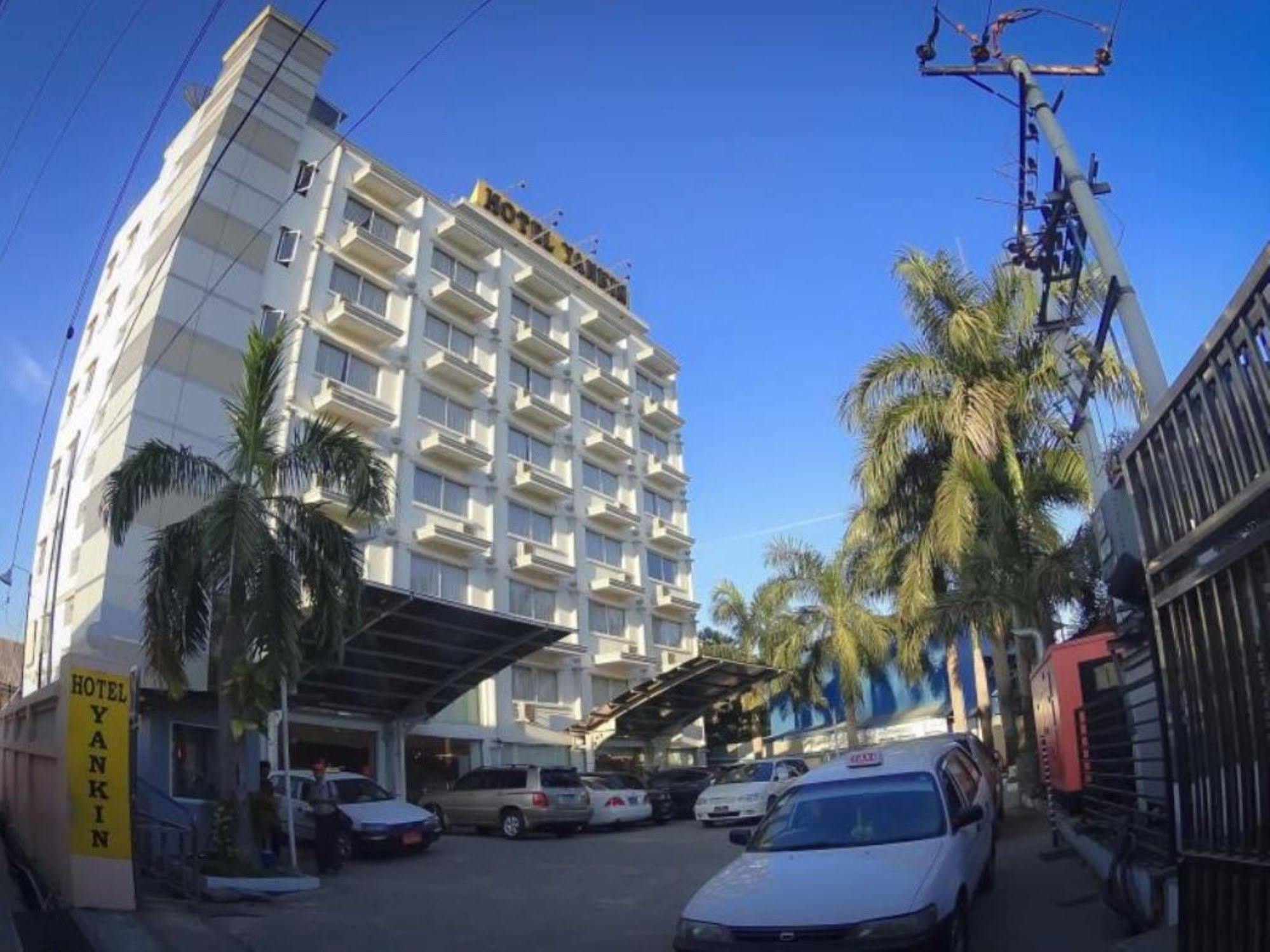 Hotel Yankin Янгон Екстер'єр фото